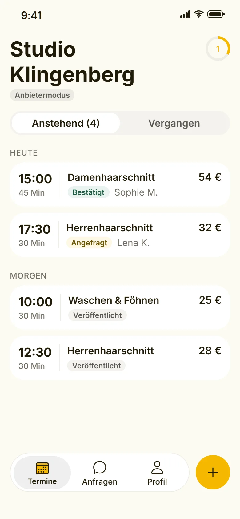 App-Screen Termine im Anbietermodus von Studio Klingenberg: oben rechts ein Ring für das Kontingent mit noch einem freien Termin, darunter die anstehenden Termine nach Tagen mit Preis, heute ein bestätigter Damenhaarschnitt um 15:00 und ein angefragter Herrenhaarschnitt um 17:30, morgen zwei veröffentlichte Termine